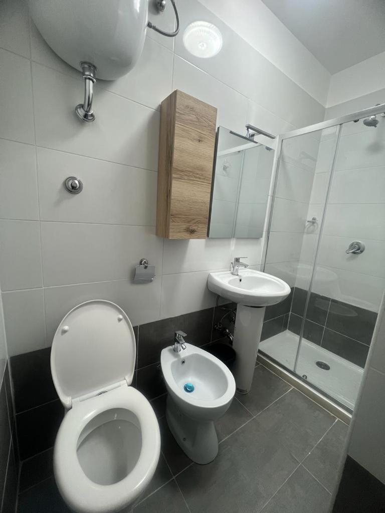 Dreibettzimmer mit eigenem Bad